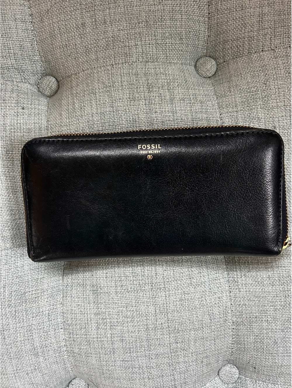 Fossil Black Leather Zip Around Continental Wallet Gold Hardware